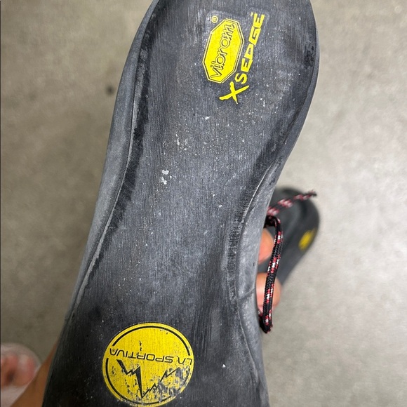 La Sportiva Nago Men\'s and Women’s Red and Gray Lace-Up Climbing Shoes main image 5